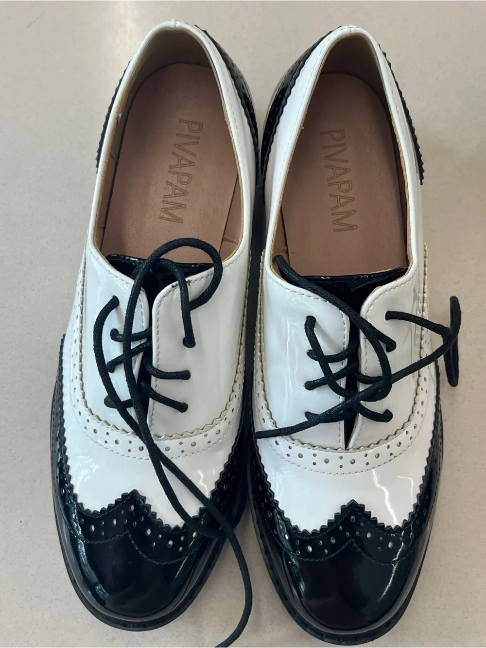 Women’s Oxfords - Saddle Shoe Style - Picture 3 of 8